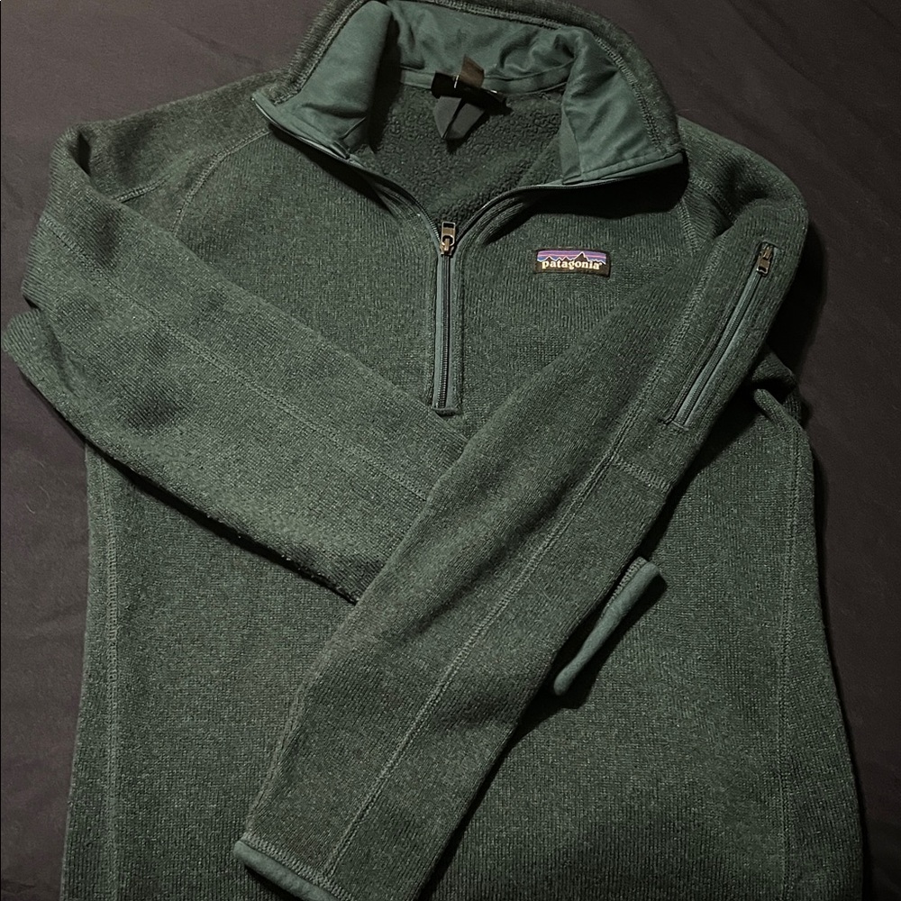Patagonia women’s Forest Green Zip-Up Sweater